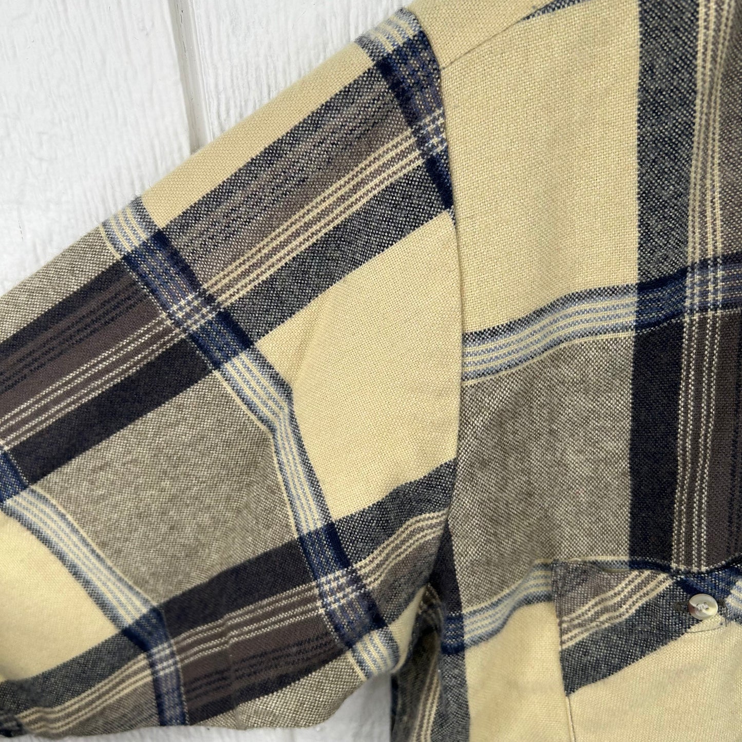 Vintage 90's Yellow Plaid Button-Up Flannel (XL)