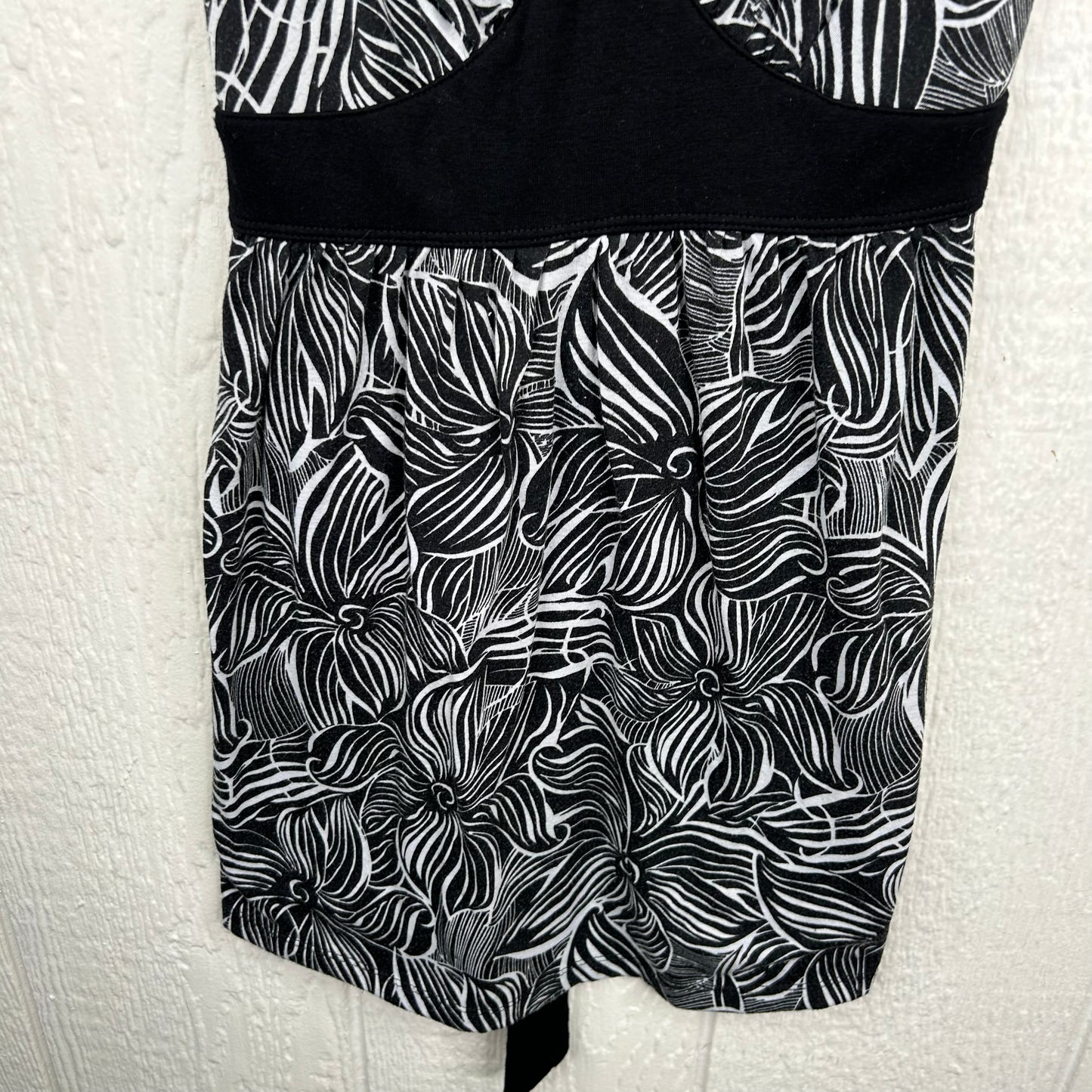 Y2K Black & White Floral Pattern Babydoll Tank (S)