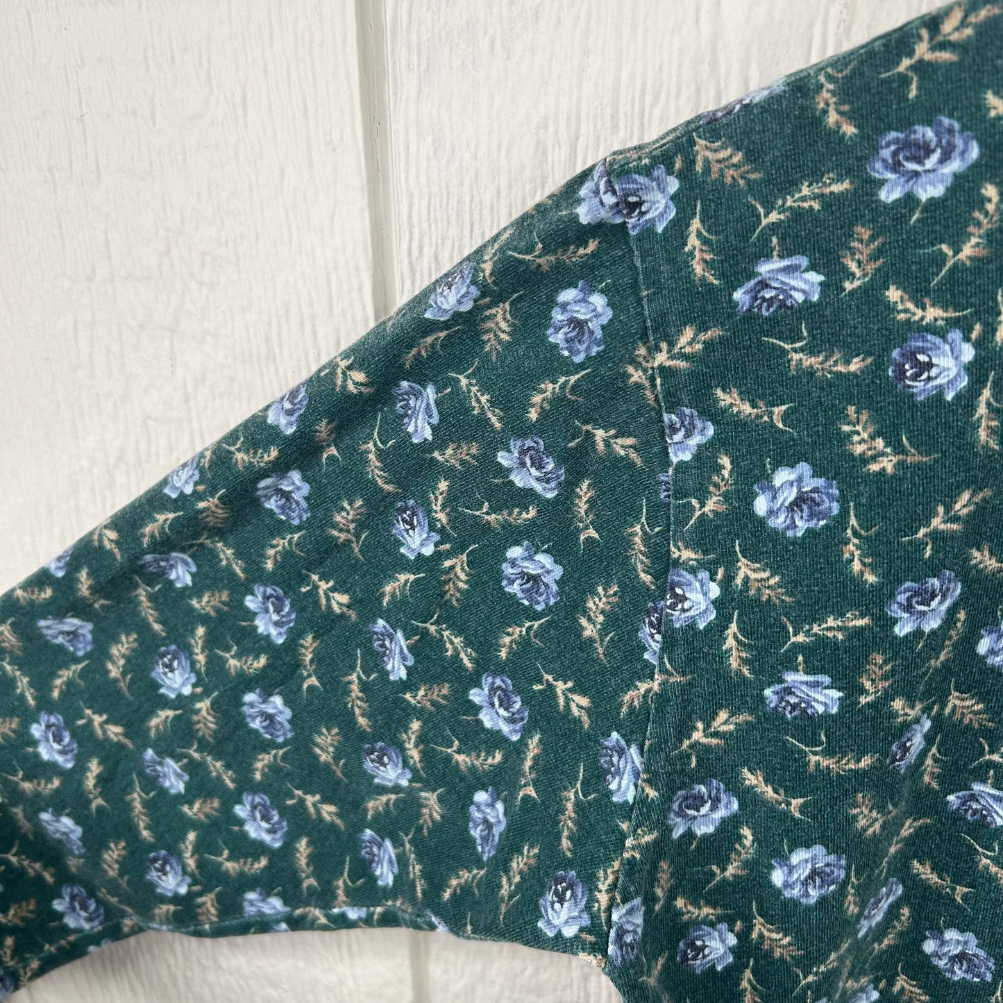 Vintage 90's Blue Flower Pattern Long Sleeve Tee (M)