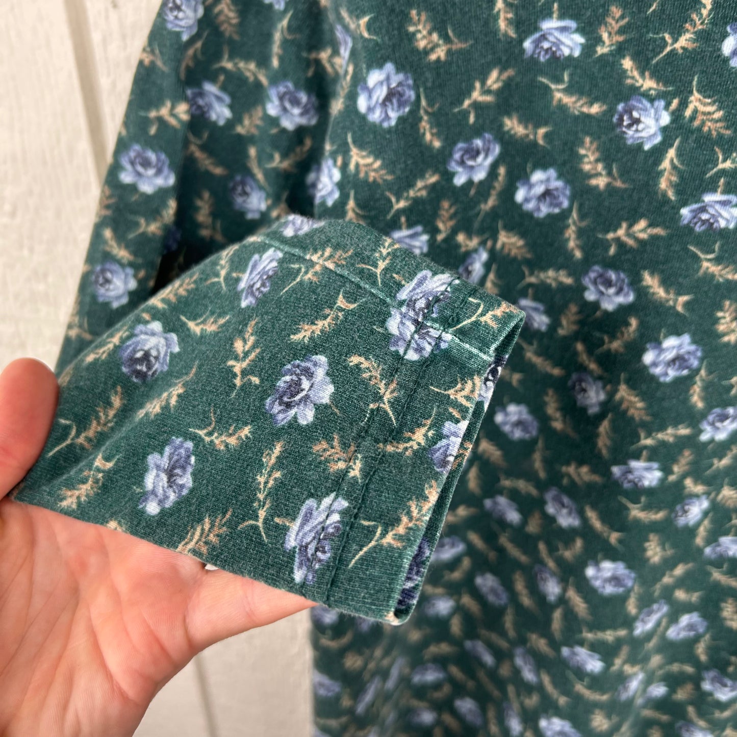 Vintage 90's Blue Flower Pattern Long Sleeve Tee (M)