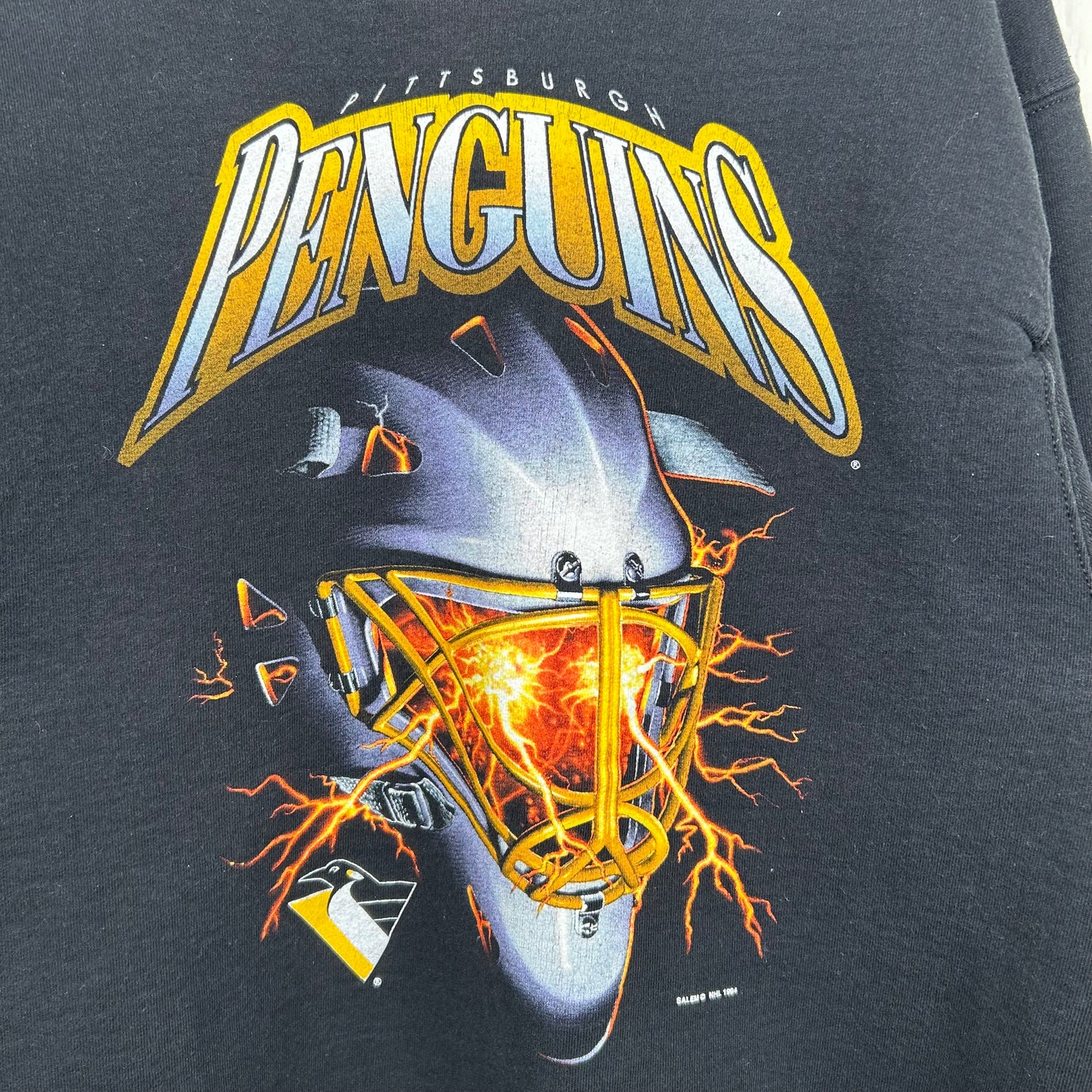 Vintage 90's Pittsburgh Penguins Helmet Graphic Crewneck (L)