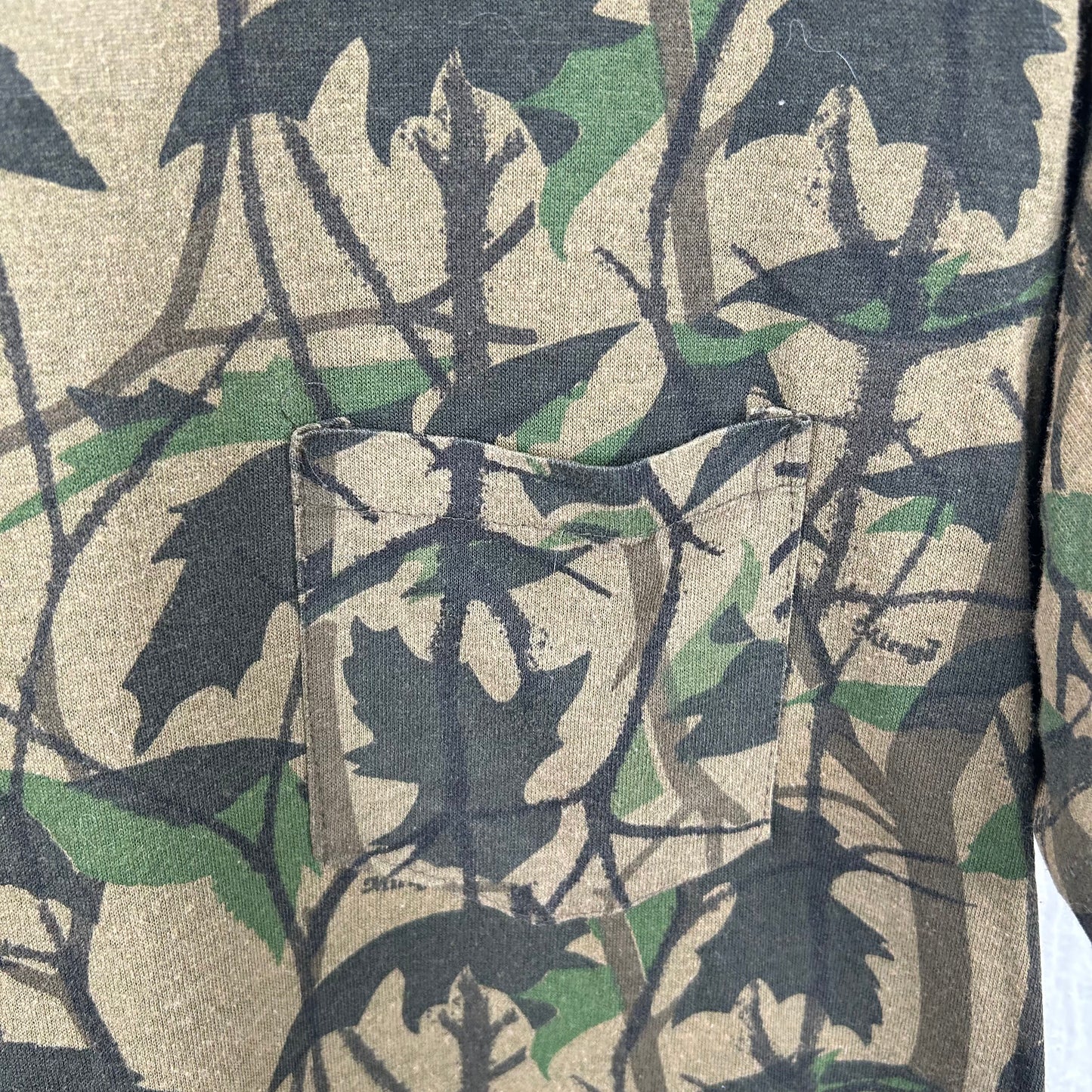 Vintage 90's Camo Tee (M)