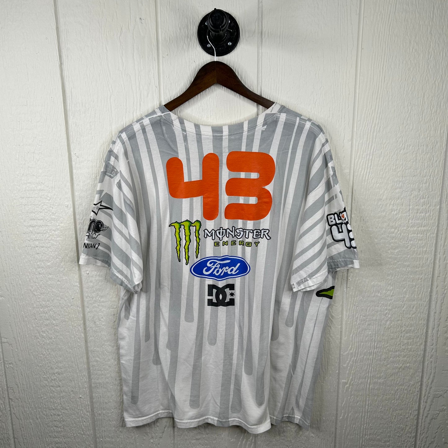 Y2L DC Racing Logo Graphic Tee (XL)