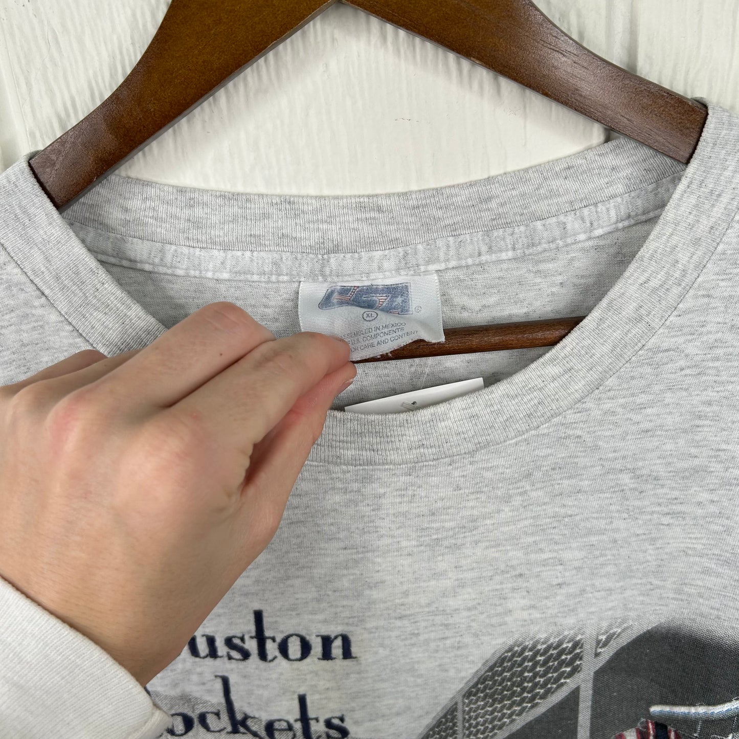 Vintage 90's Houston Rockets Graphic Tee (XL)