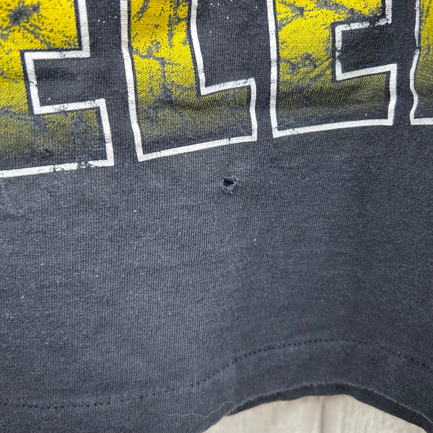 Vintage 1996 Pittsburgh Steelers Football Helmet Graphic Tee (L)