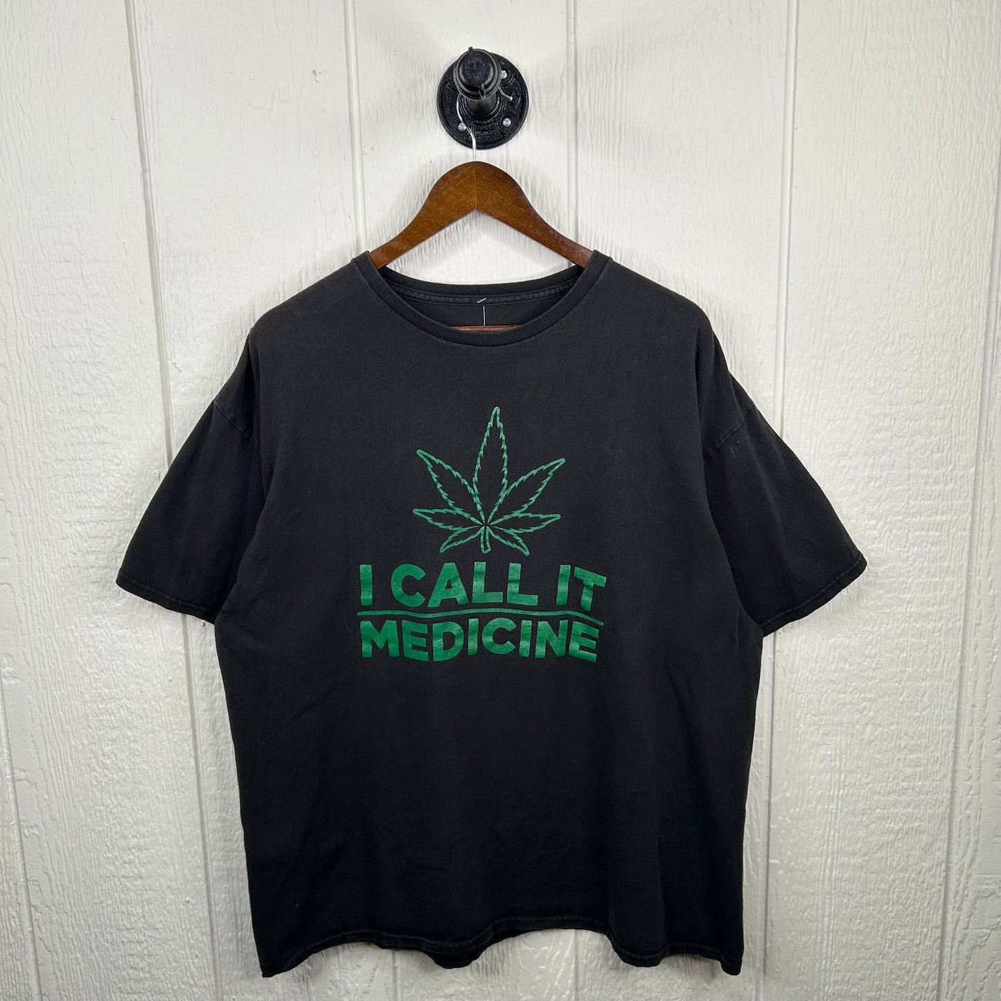 Vintage 90's 'I Call It Medicine' Marijuana Tee (XL)