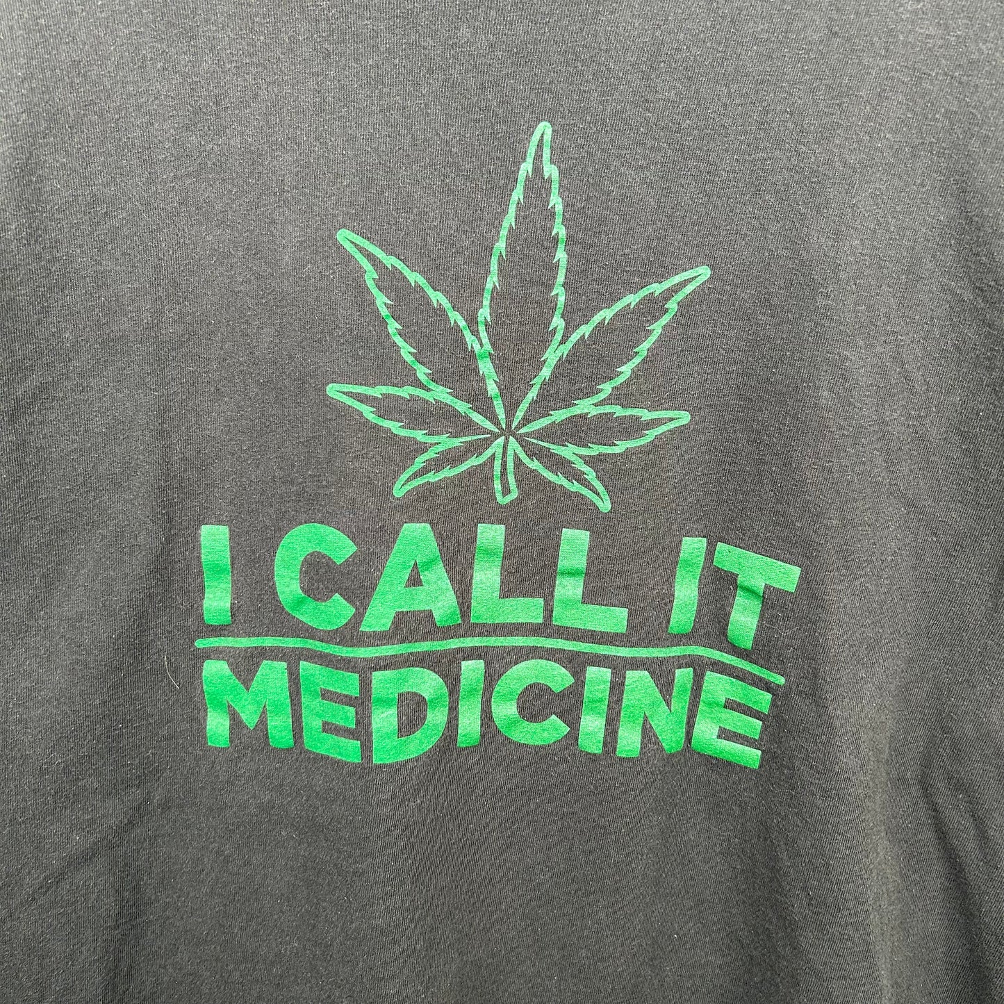Vintage 90's 'I Call It Medicine' Marijuana Tee (XL)