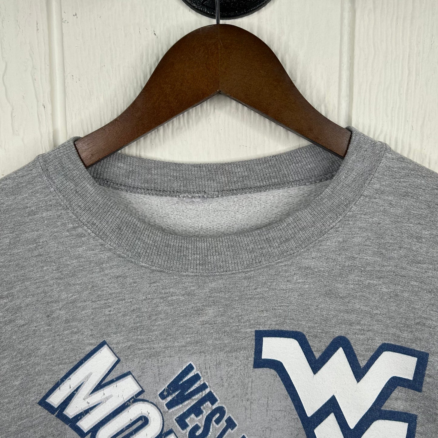 Vintage Y2K West Virginia Mountaineers Graphic Print Crewneck (L)