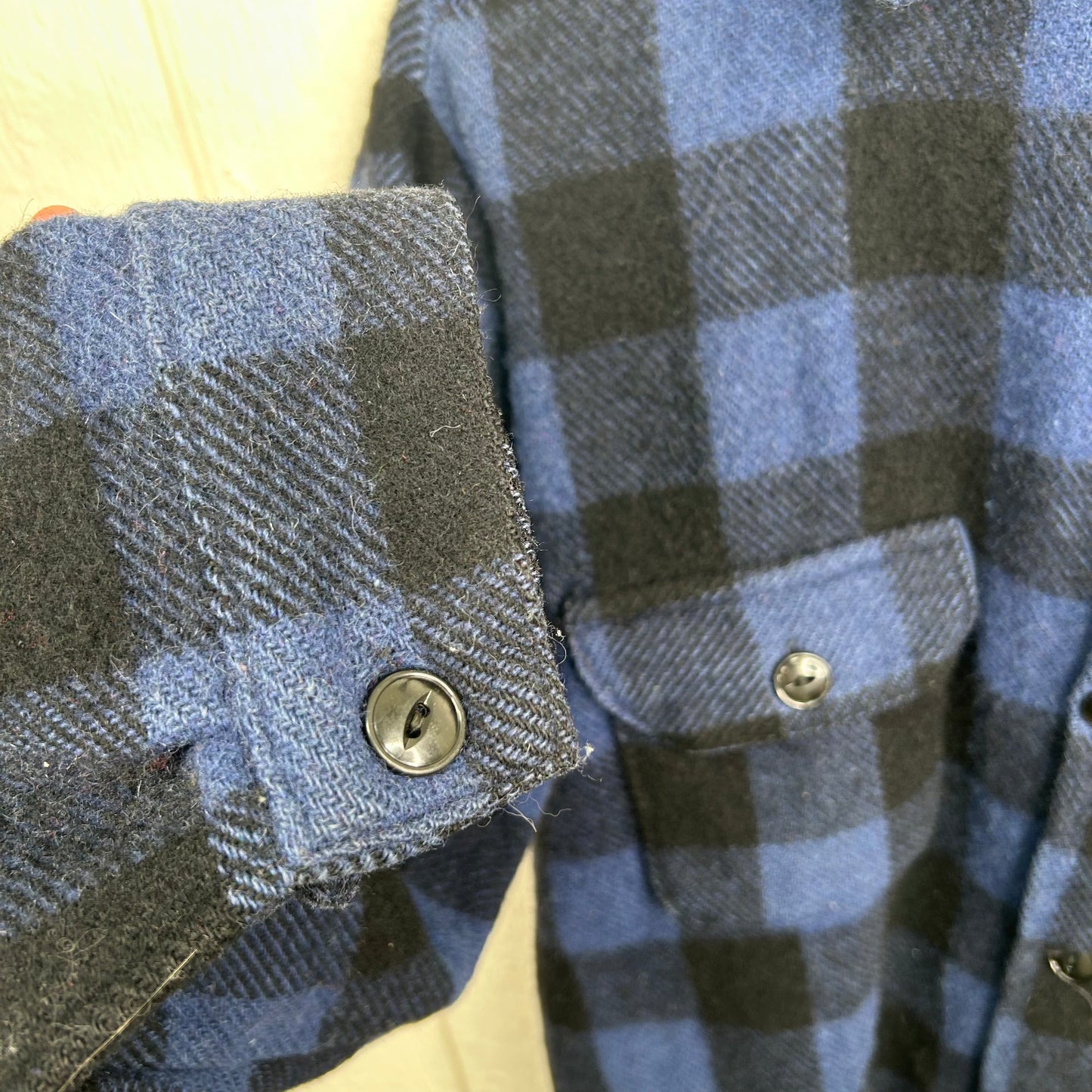 Vintage 80's Blue & Black Wool Button-Up Flannel (M)