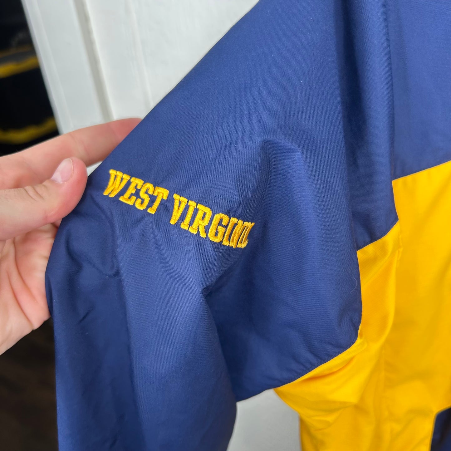 y2k WVU Nike Center Swoosh Windbreaker (S)