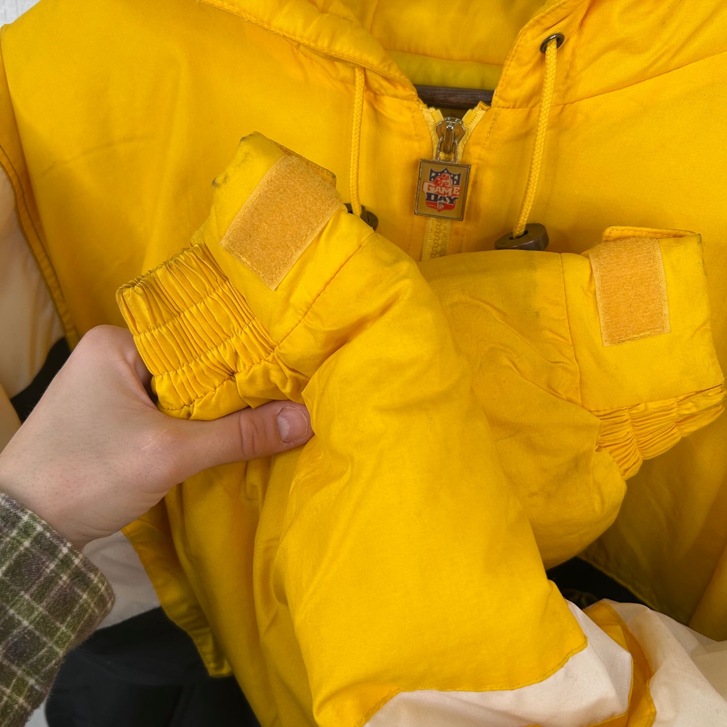 Vintage 90's Pittsburgh Steelers NFL Game Day Quarter-Zip Puffer Jacket (L)