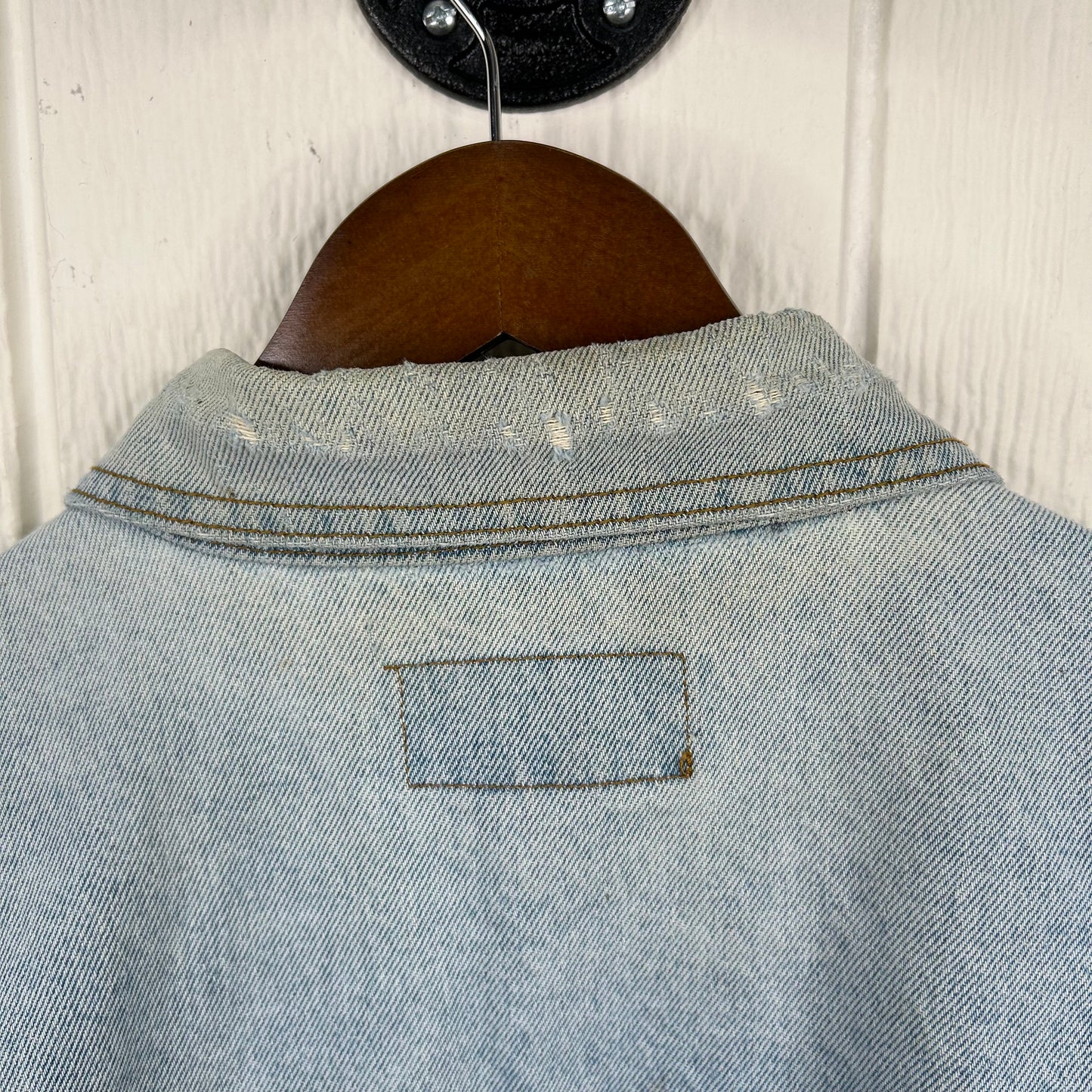 Vintage 90's Wrangler Faded Button-Up Denim Jacket (XL)