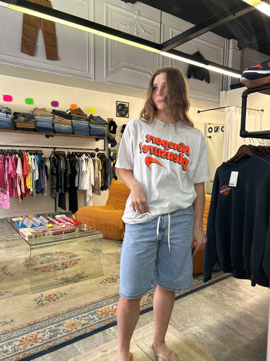 Vintage 90's Newport Pleasure Cigarettes Graphic Tee (XL)