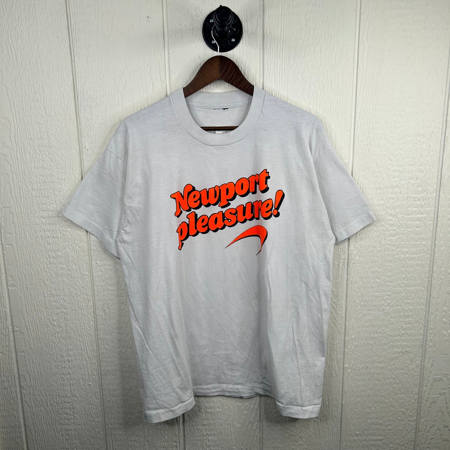Vintage 90's Newport Pleasure Cigarettes Graphic Tee (XL)