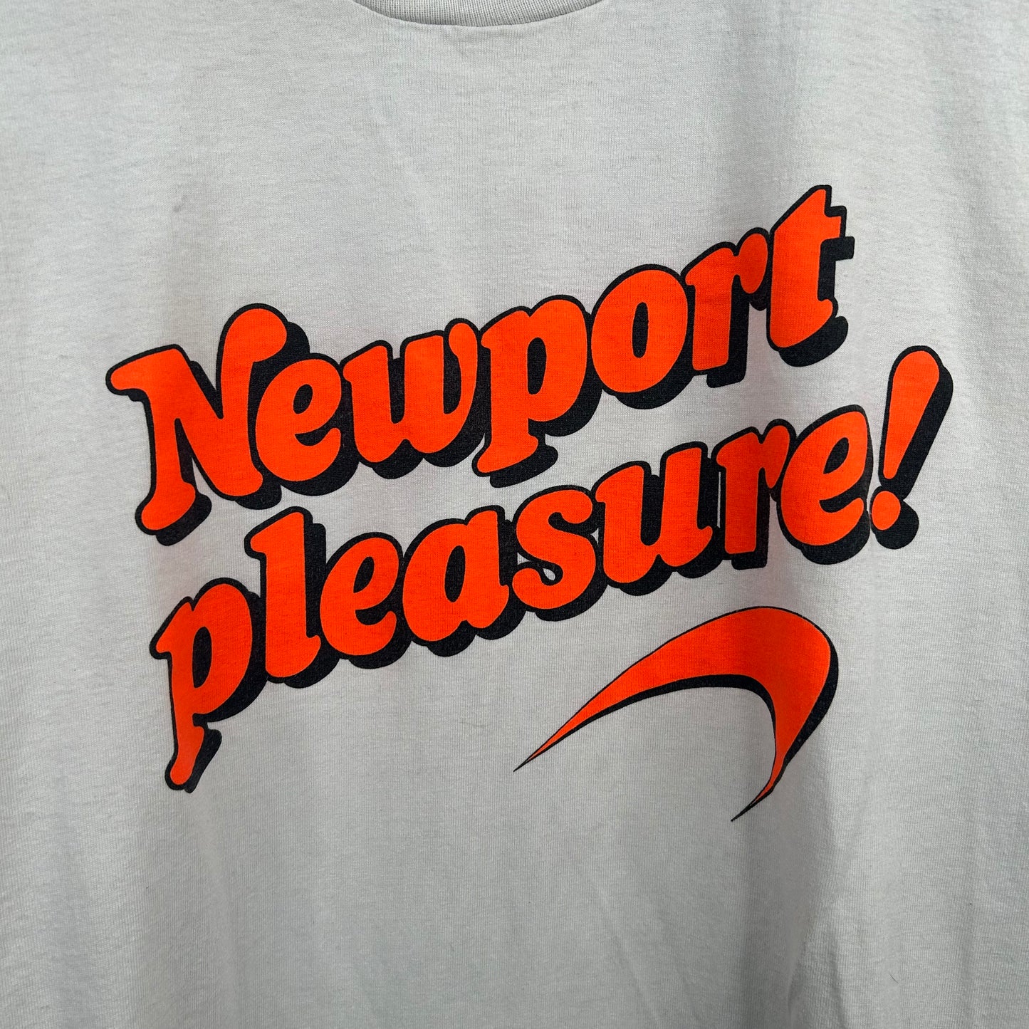 Vintage 90's Newport Pleasure Cigarettes Graphic Tee (XL)