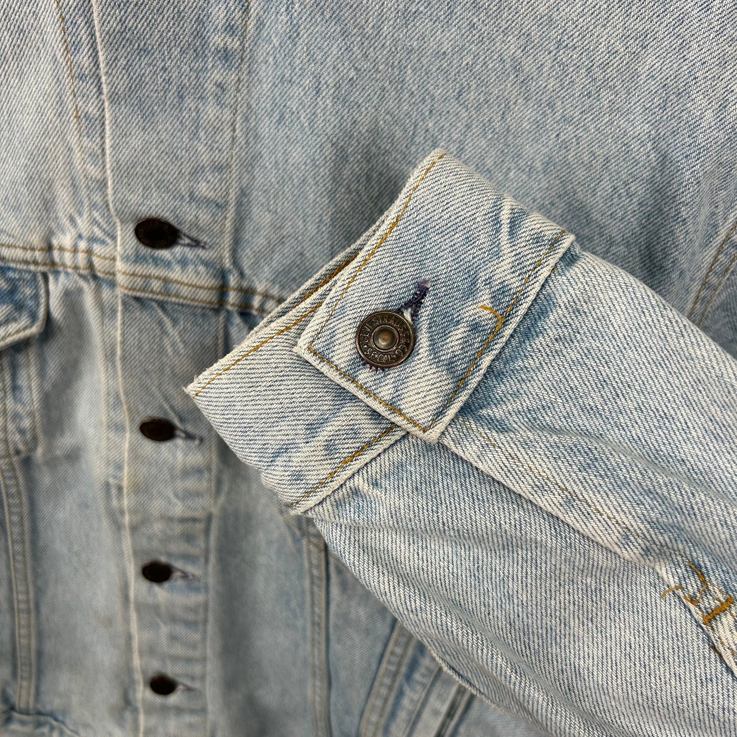 Vintage 90's Levi's Light Wash Denim Jacket (S)
