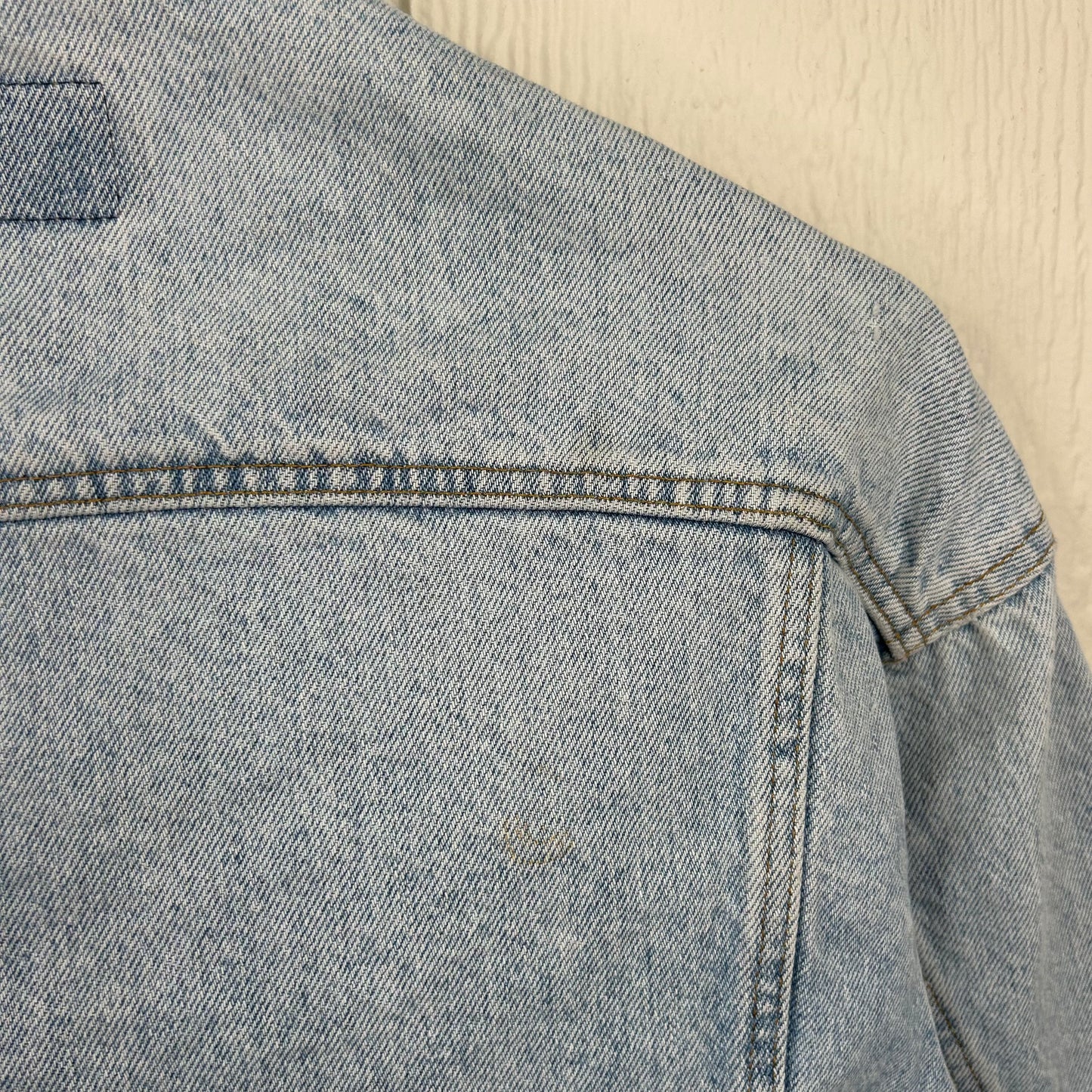Vintage 90's Levi's Light Wash Denim Jacket (S)