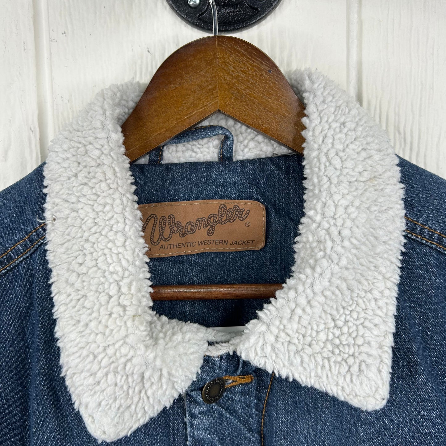 Vintage 90's Wrangler Sherpa Lined Denim Jacket (M)