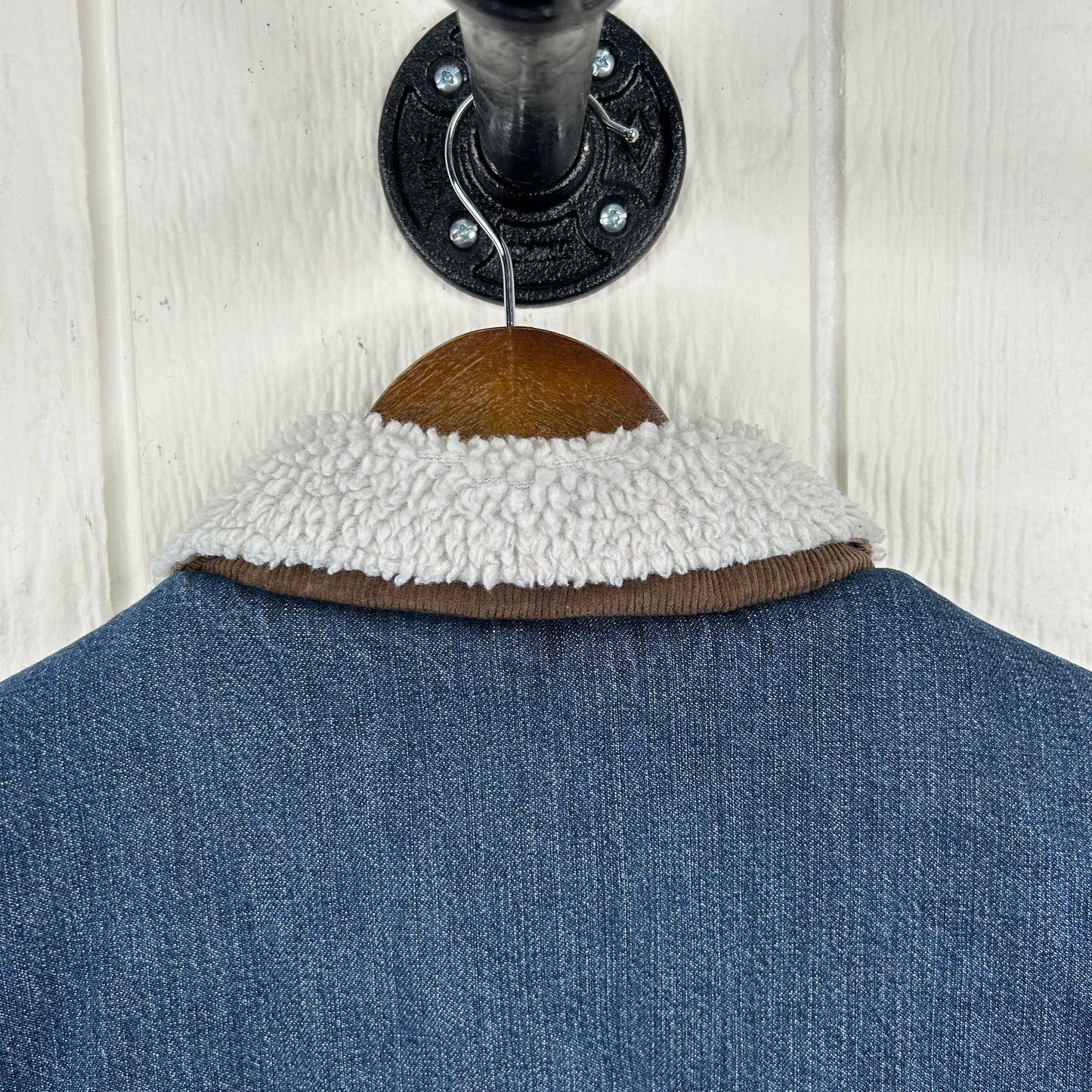 Vintage 90's Wrangler Sherpa Lined Denim Jacket (M)