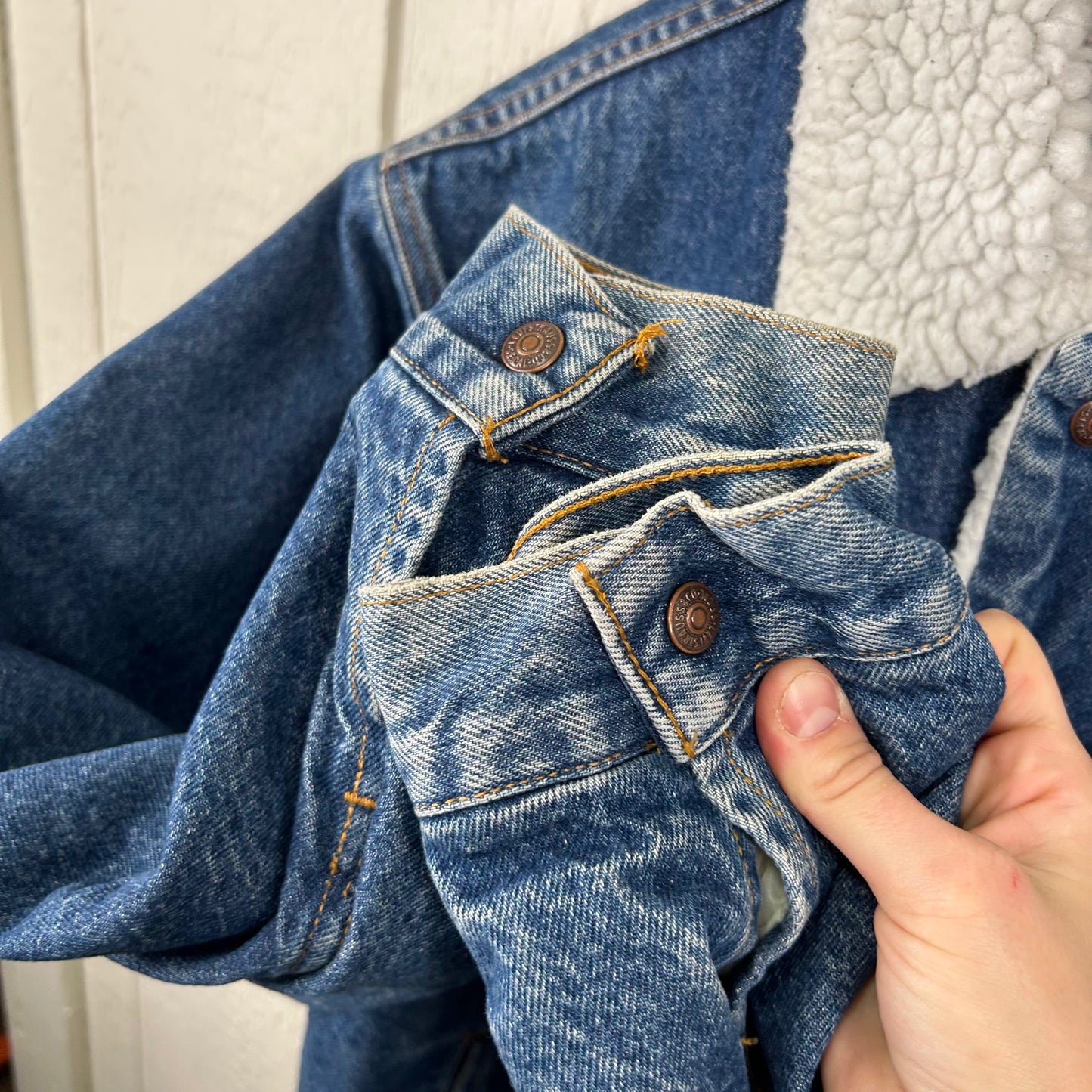 Vintage 90's Levi's Sherpa Lined Button Up Denim Jacket (M)