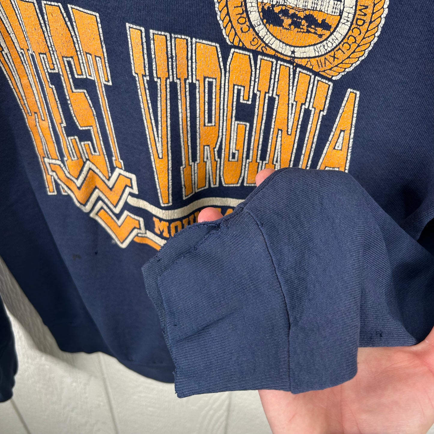 Vintage 80's West Virginia Mountaineers Seal Logo Crewneck (L)