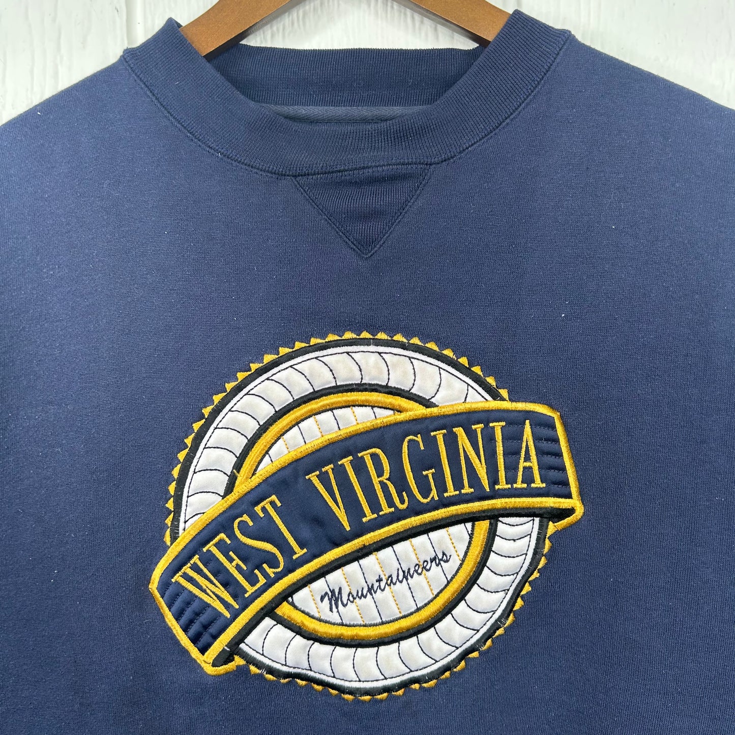 Vintage 90's Embroidered West Virginia Mountaineers Navy Crewneck (L)