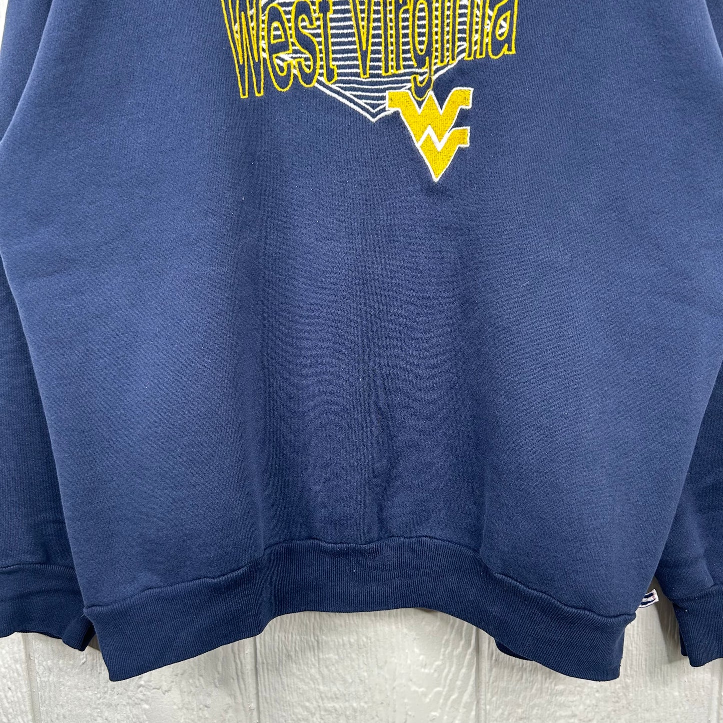 Vintage 90's Embroidered West Virginia Mountaineers Navy Crewneck (XL)