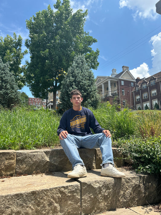 Vintage 90's West Virginia Mountaineers Faded Crewneck (L)