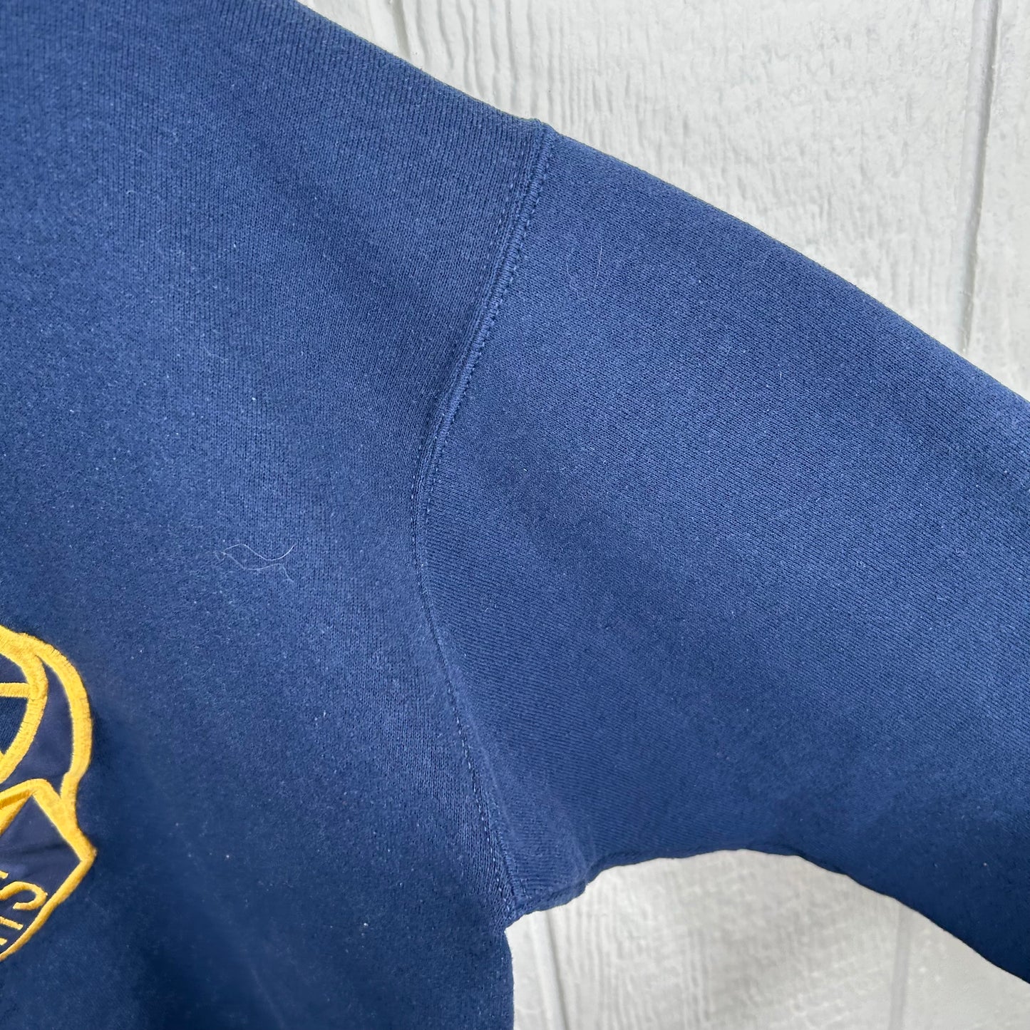 Vintage 90's Embroidered West Virginia Mountaineers Crewneck (XL)