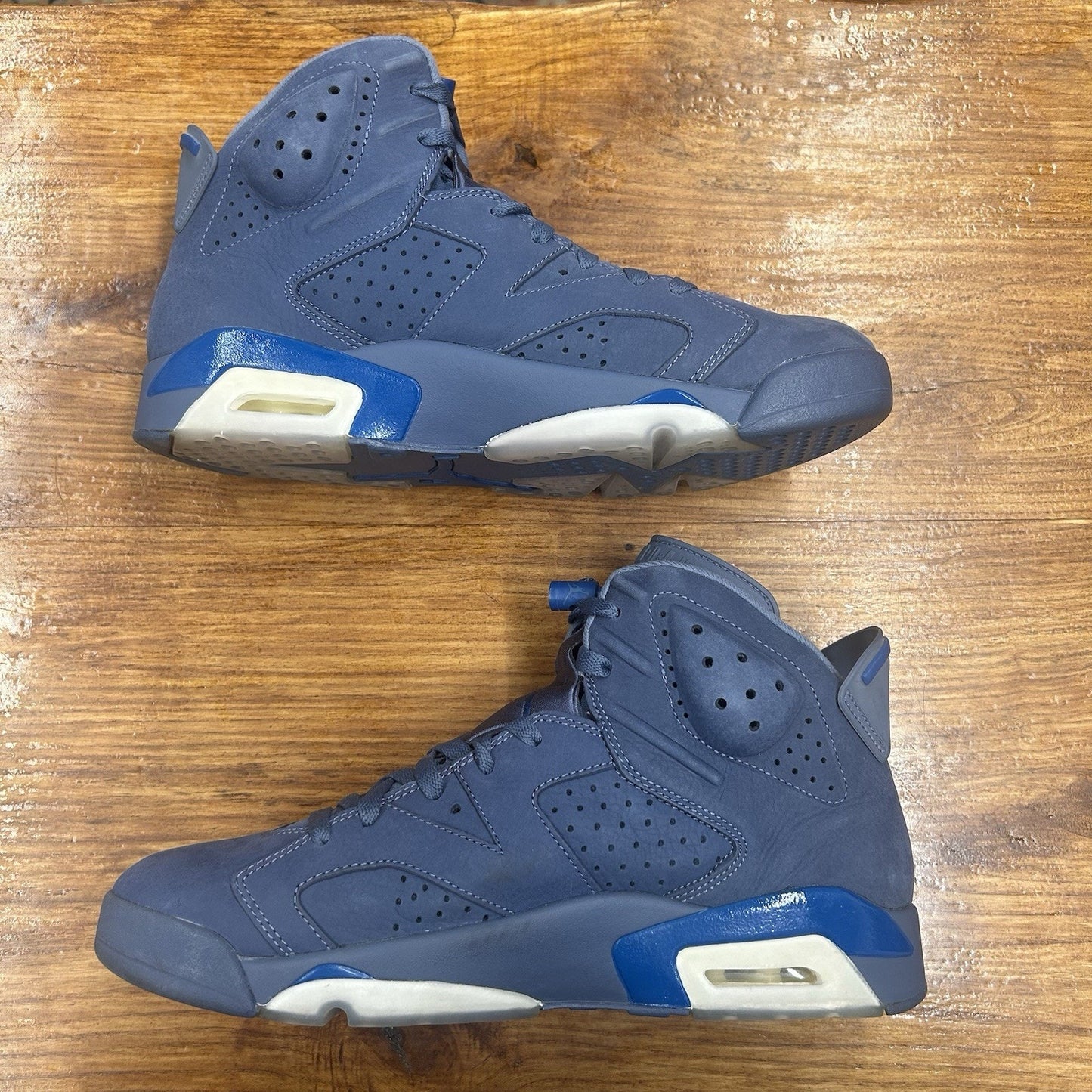 Size 10.5 - Jordan 6 Retro Diffused Blue