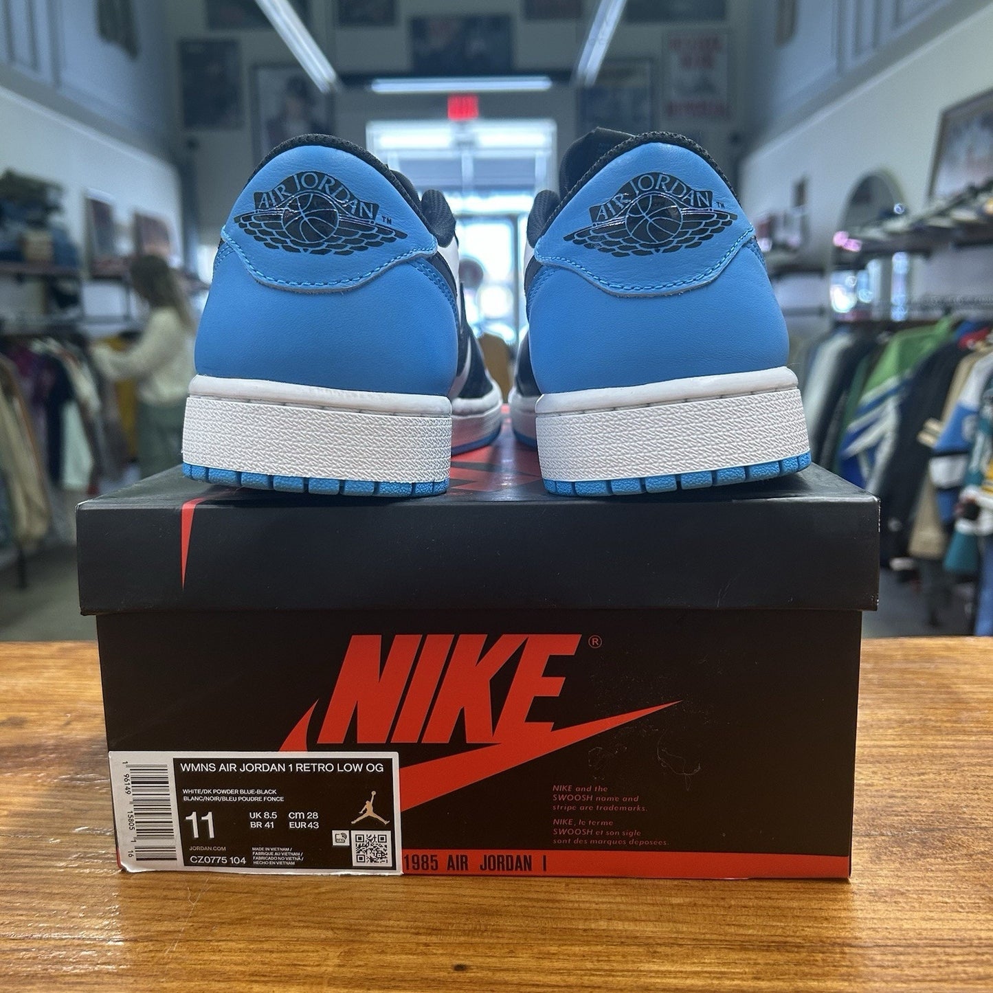Size 9.5 - Air Jordan 1 Low UNC