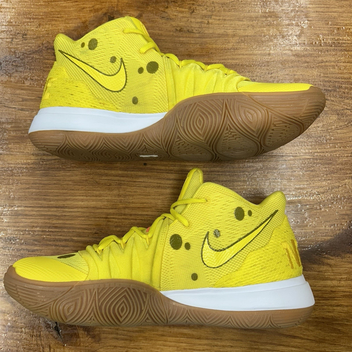 Size 12 - SpongeBob SquarePants x Nike Kyrie 5 SpongeBob Worn Once