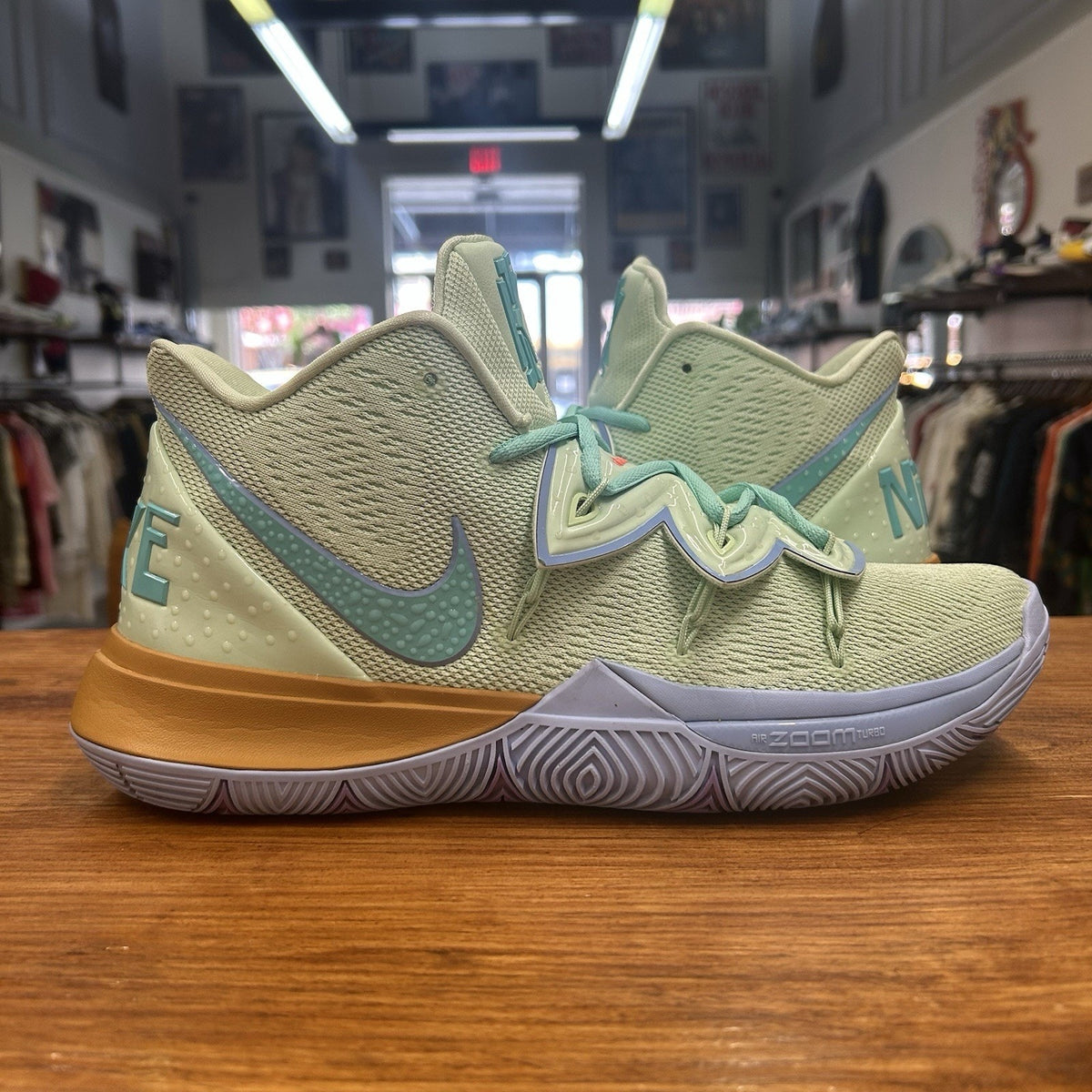Size 12 - SpongeBob SquarePants x Nike Kyrie 5 Squidward Worn Once Perfect Tread