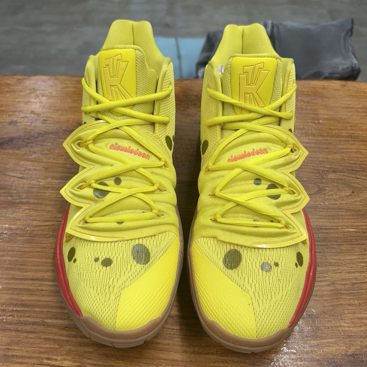 Size 12 - SpongeBob SquarePants x Nike Kyrie 5 SpongeBob Worn Once