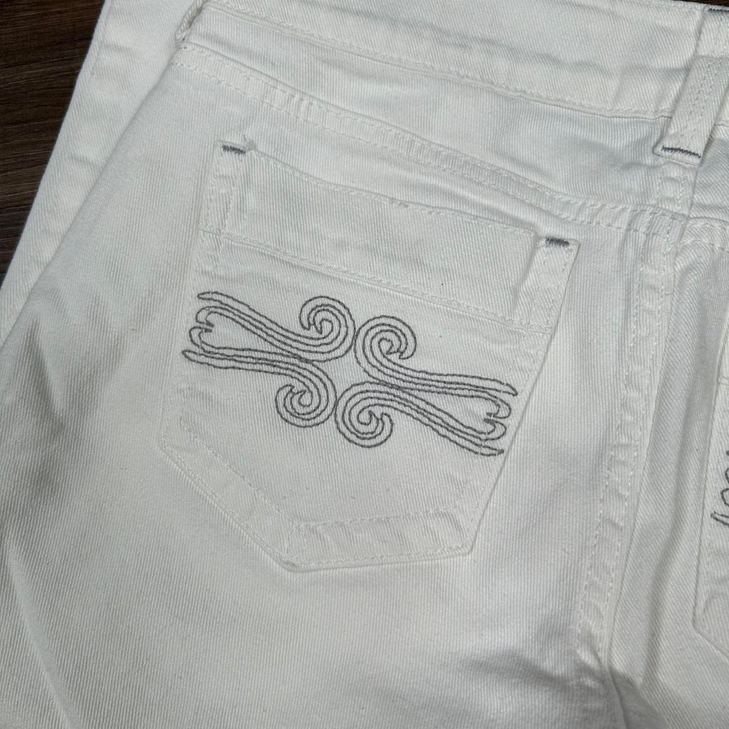 2000s y2k Indigo Rein Forever Embroidered White Capris