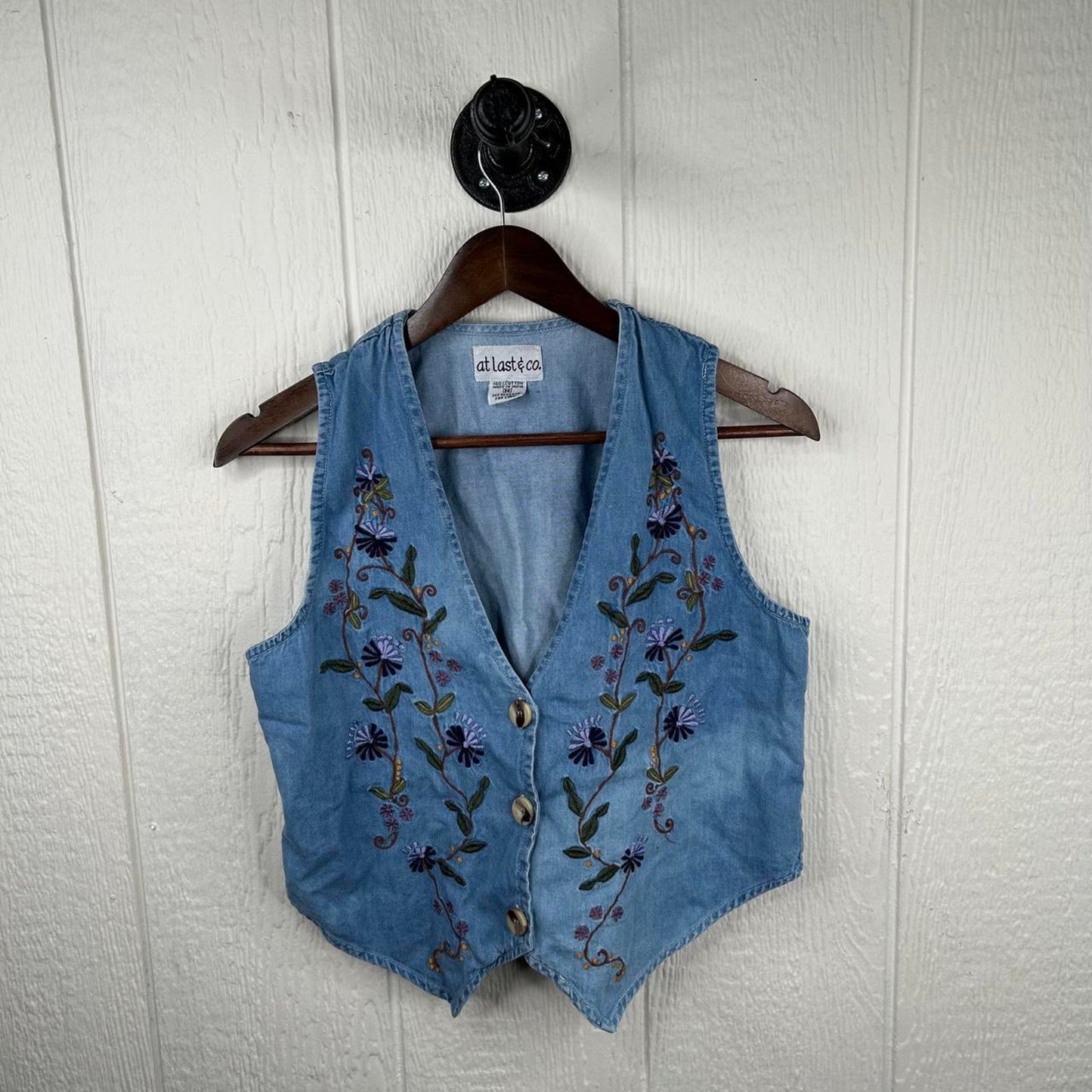 Vintage 90’s Grandma Chic Floral Embroidered Denim Vest (M)