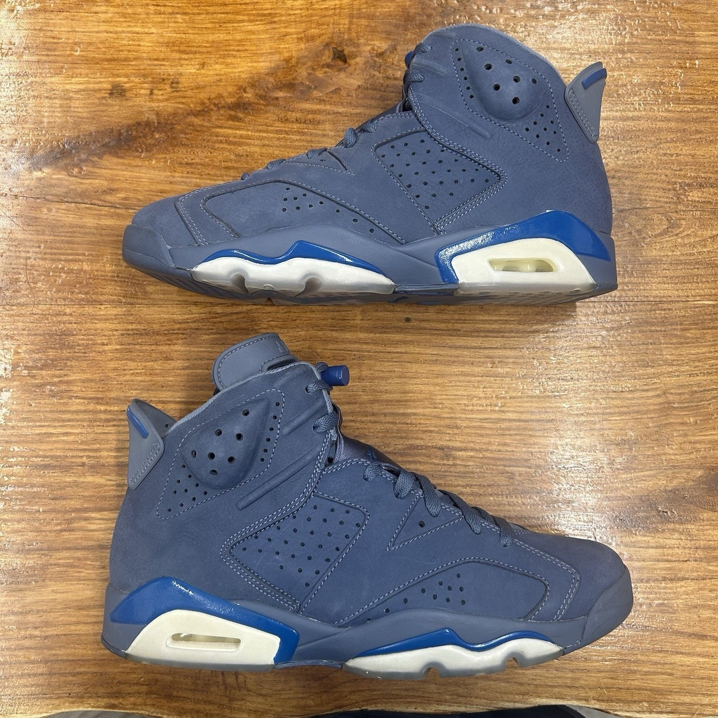 Size 10.5 - Jordan 6 Retro Diffused Blue