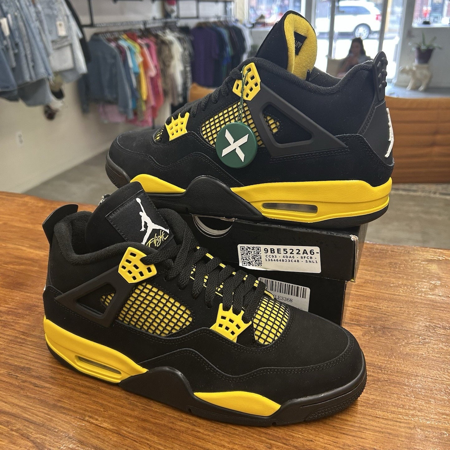 Size 10.5 - Jordan 4 Retro Mid Thunder NEW