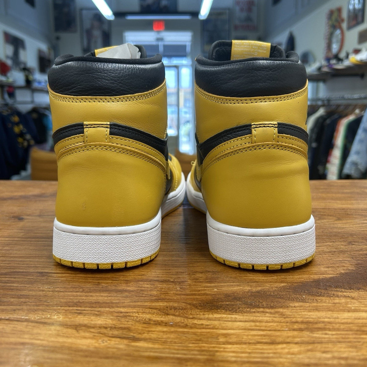 Size 12 - Jordan 1 Retro OG High Pollen Lightly Worn