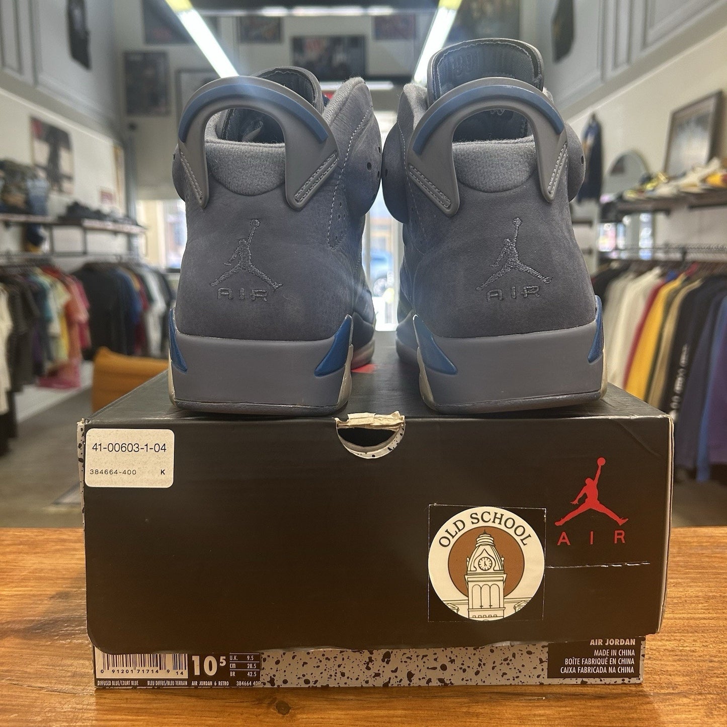 Size 10.5 - Jordan 6 Retro Diffused Blue