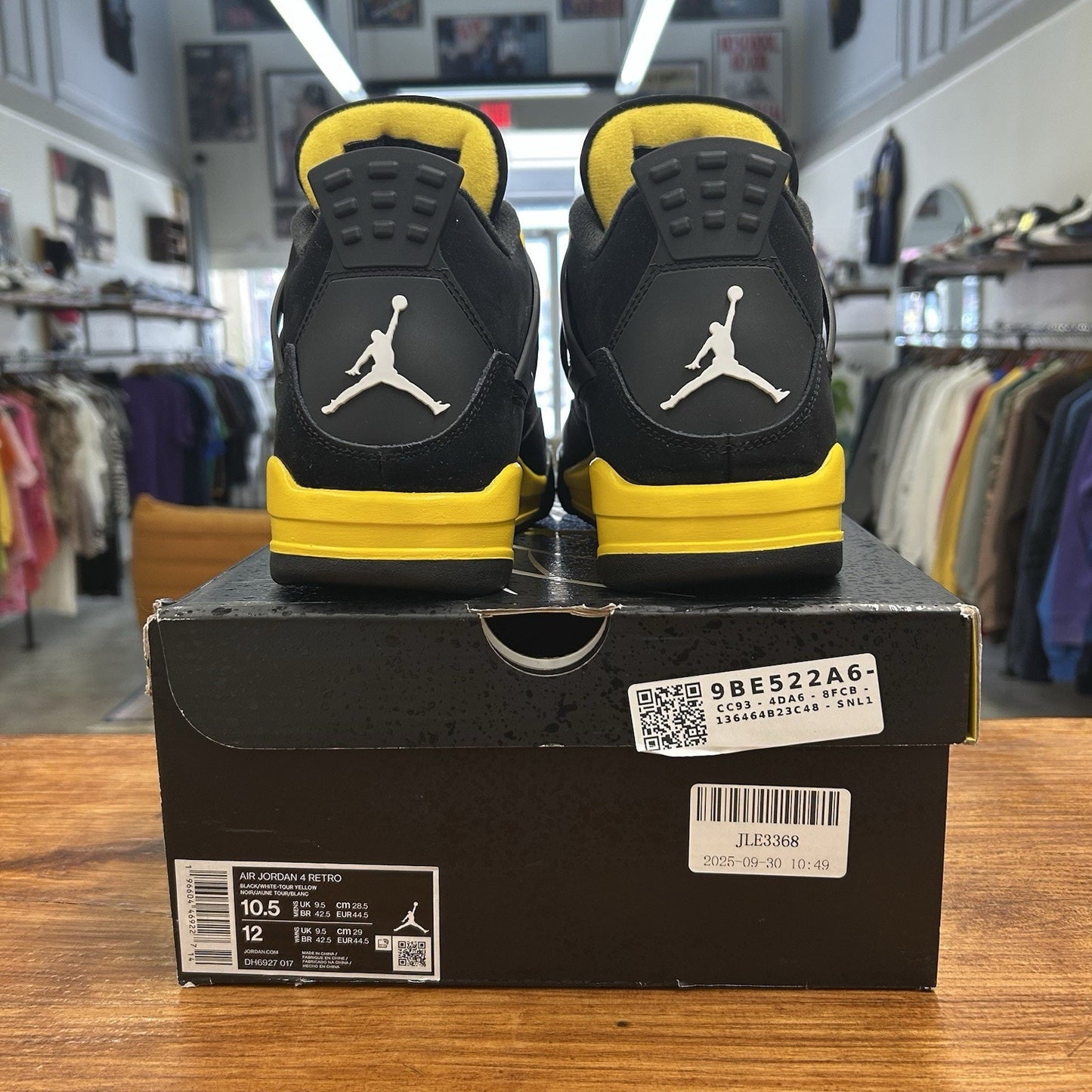 Size 10.5 - Jordan 4 Retro Mid Thunder NEW