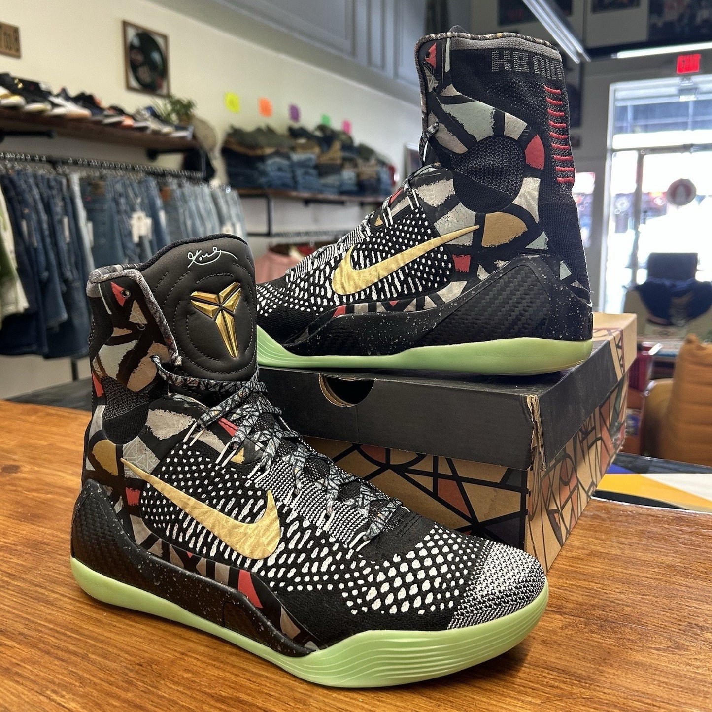 Size 10 - Nike Kobe 9 Elite NOLA Gumbo - Maestro