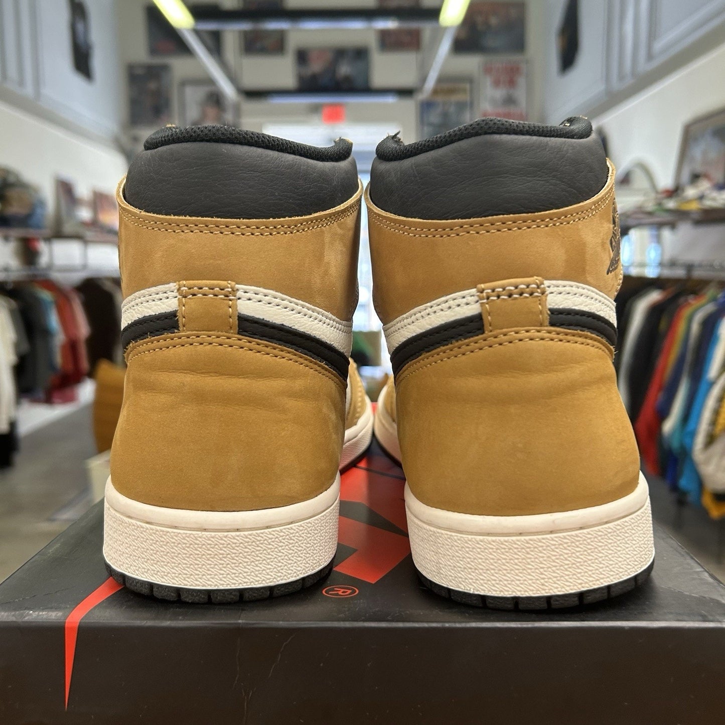 Jordan 1 Retro High Rookie of the Year 2018 - Like New - 11 Men's