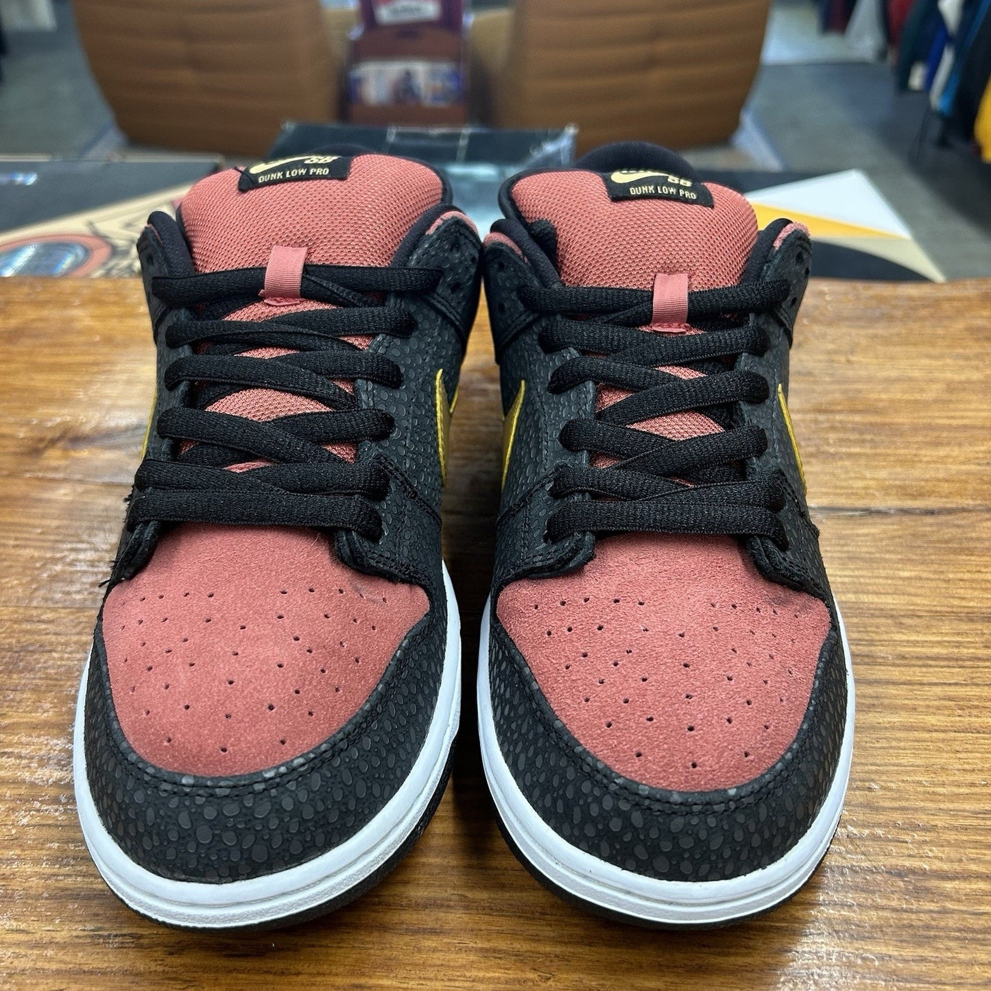 Size 11 - Nike Dunk Premium SB QS Low Walk Of Fame Worn Once OG all