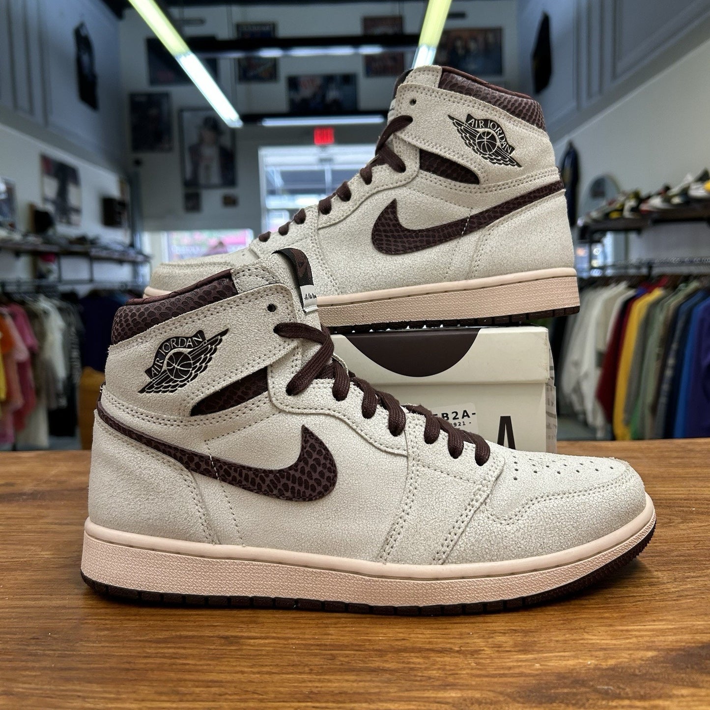 Size 9.5 - Jordan 1 OG x A Ma Maniere High Airness